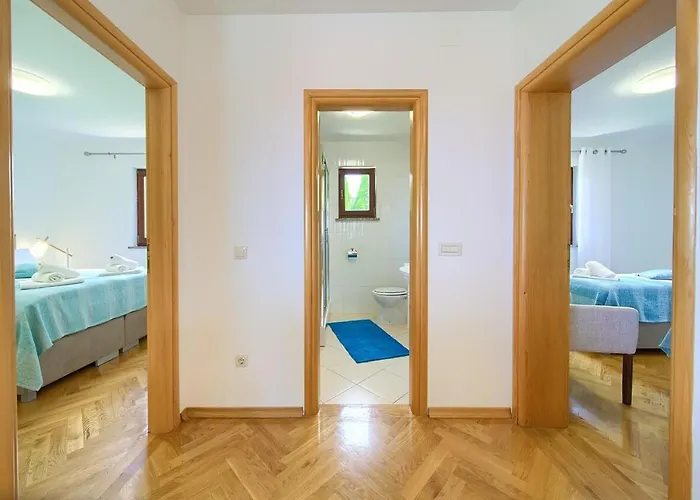 With A Parking Space Malinska, Krk - 19280 Apartament Malinska